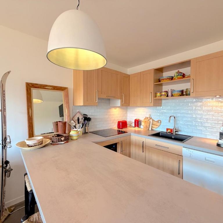 Unique et central ! T3 spacieux, vintage, rénové - Apartment mit 2 Schlafzimmern und Balkon - 18