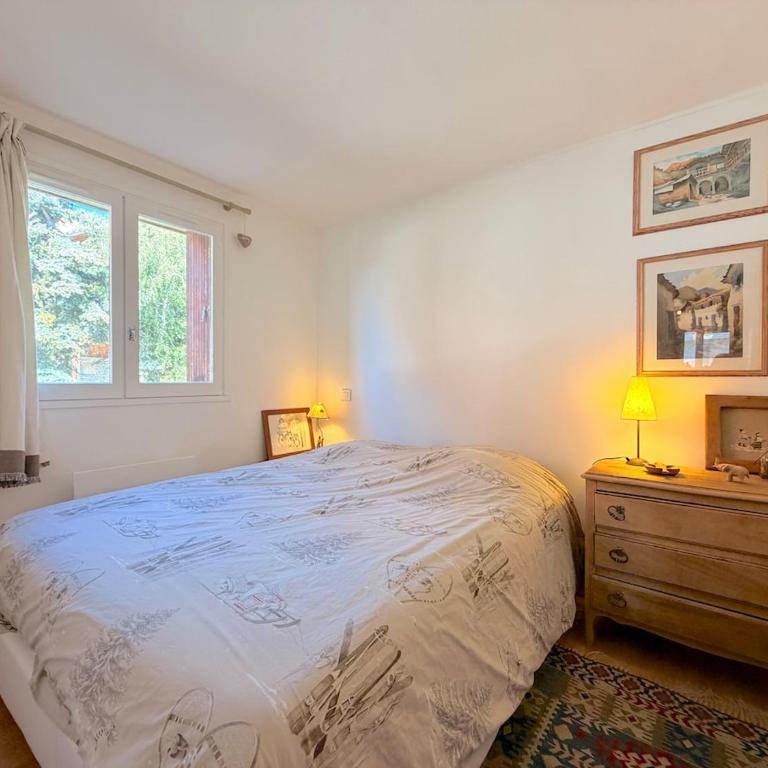 Unique et central ! T3 spacieux, vintage, rénové - Apartment mit 2 Schlafzimmern und Balkon - 22