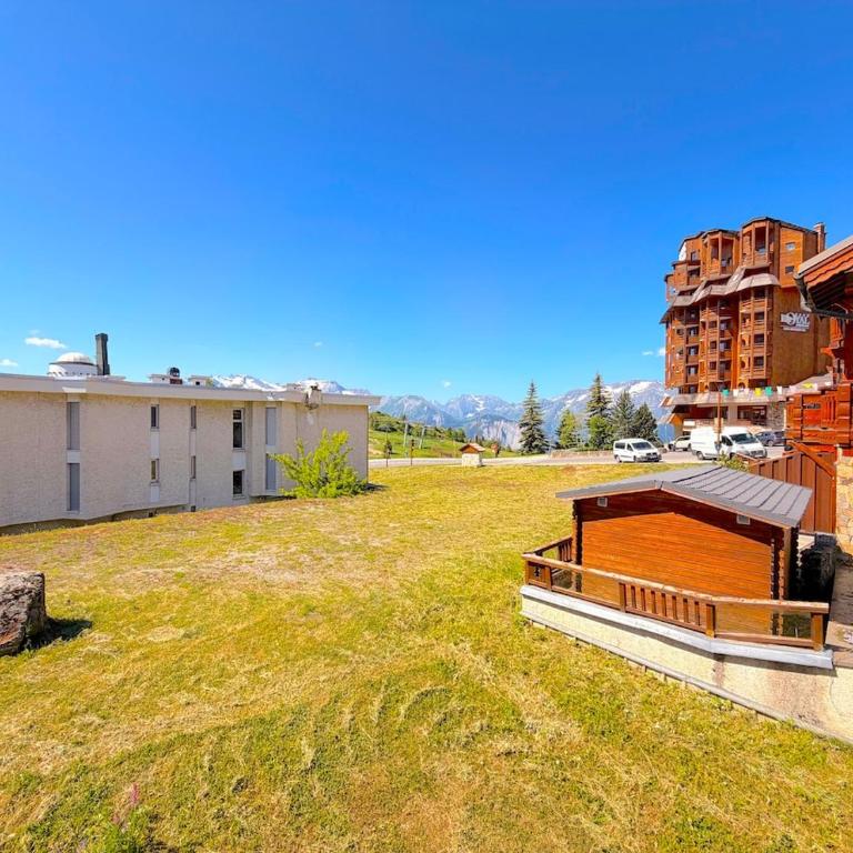 Unique et central ! T3 spacieux, vintage, rénové - Apartment mit 2 Schlafzimmern und Balkon - 23