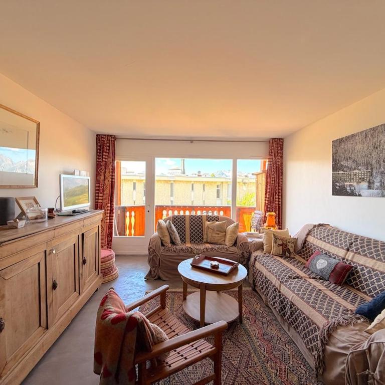 Unique et central ! T3 spacieux, vintage, rénové - Apartment mit 2 Schlafzimmern und Balkon - 27