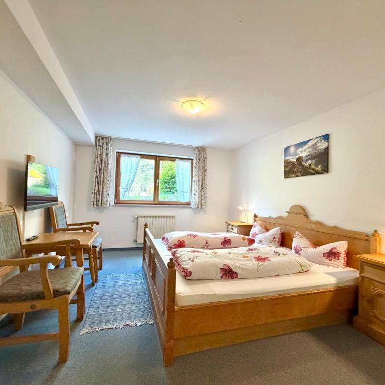 Landhaus Spielmannsau - Doppelzimmer - 11