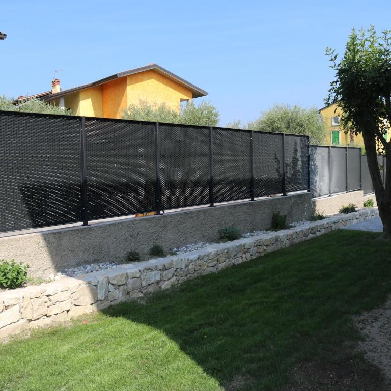Holiday apartment near the lake, shared swimming pool - Two-Bedroom Holiday Home - 9