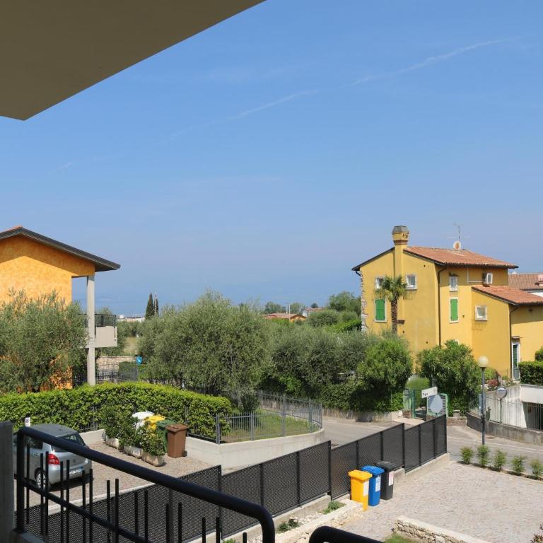 Holiday apartment near the lake, shared swimming pool - Two-Bedroom Holiday Home - 14