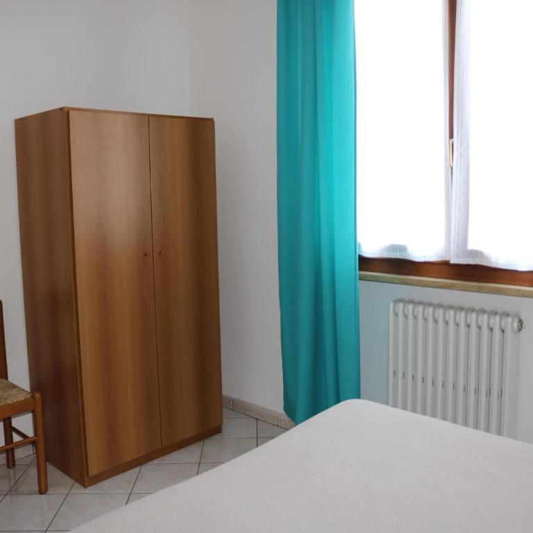Holiday apartment near the lake, shared swimming pool - Two-Bedroom Holiday Home - 17