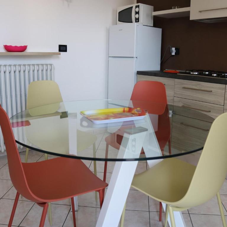 Holiday apartment near the lake, shared swimming pool - Two-Bedroom Holiday Home - 18