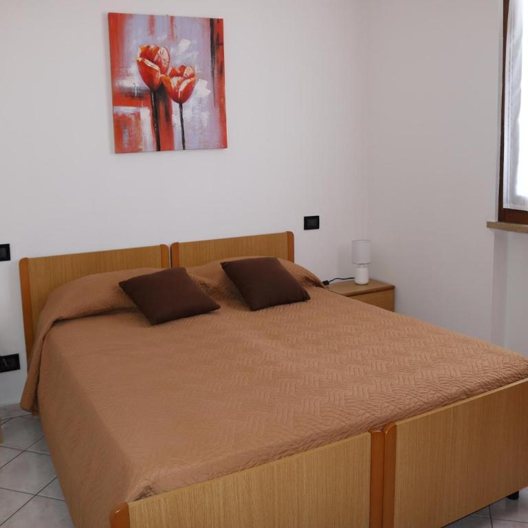 Holiday apartment near the lake, shared swimming pool - Two-Bedroom Holiday Home - 20