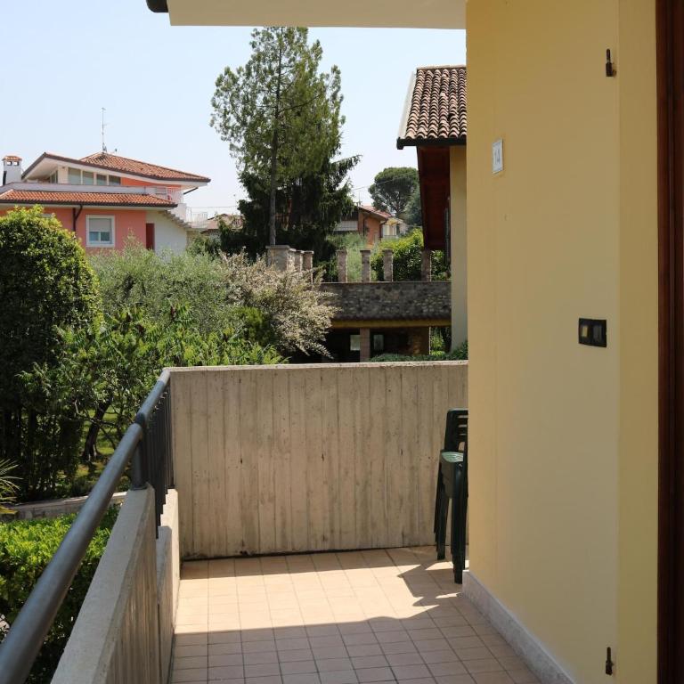 Holiday apartment near the lake, shared swimming pool - Two-Bedroom Holiday Home - 19