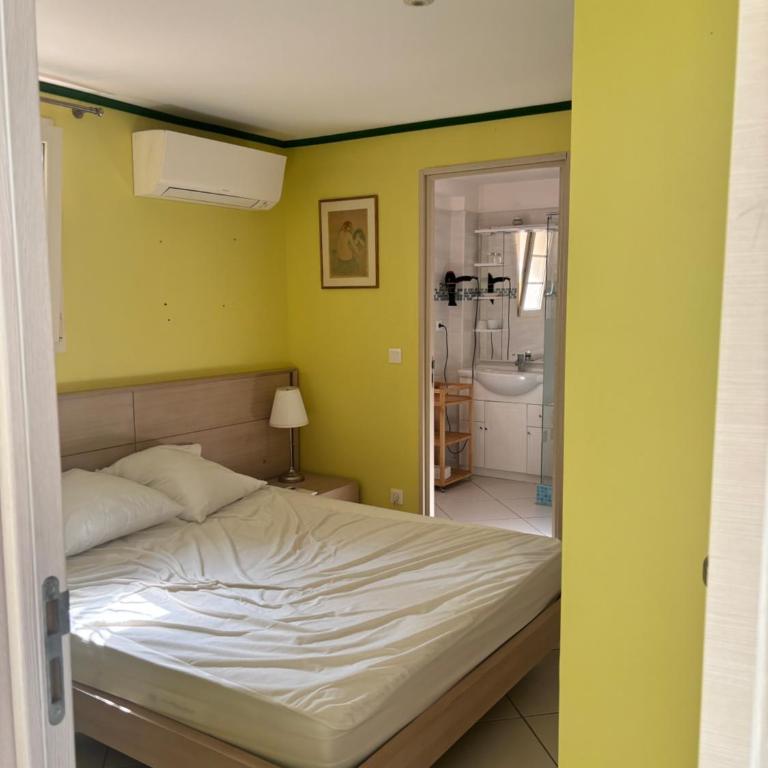 Appartement T2 50m² vue mer Presqu'il de Giens. RC - Appartement - 13