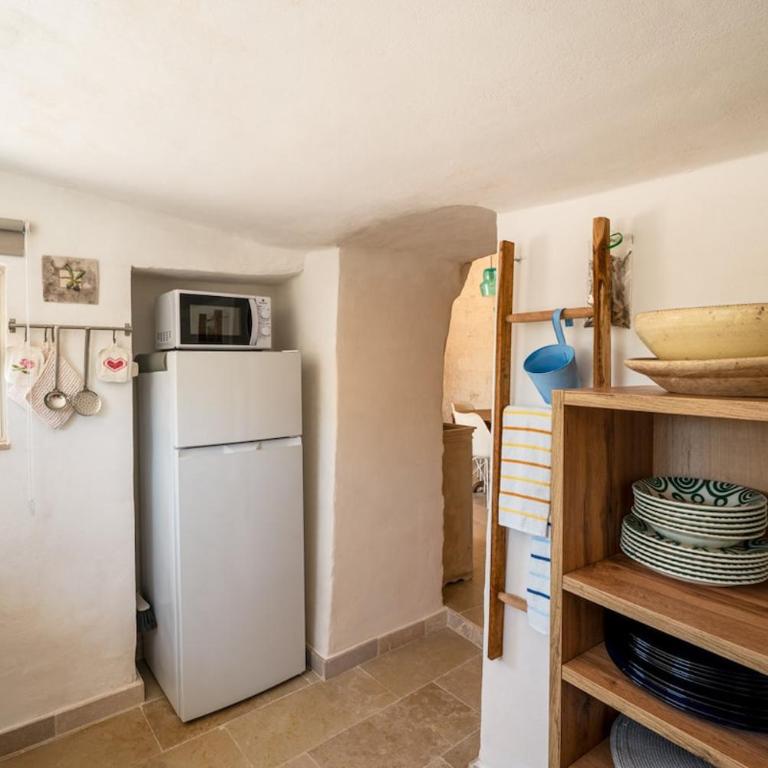 Trullo Thalia with Private Pool Ostuni - Villa con 2 Camere da Letto - 33