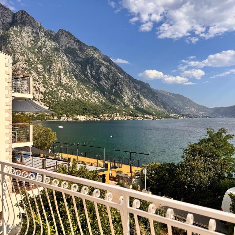 Apartment sunrise 33 - Two-Bedroom Apartment with Sea View - 6