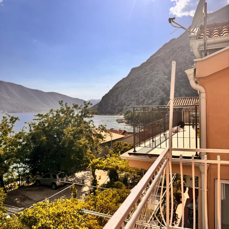 Apartment sunrise 33 - Two-Bedroom Apartment with Sea View - 7