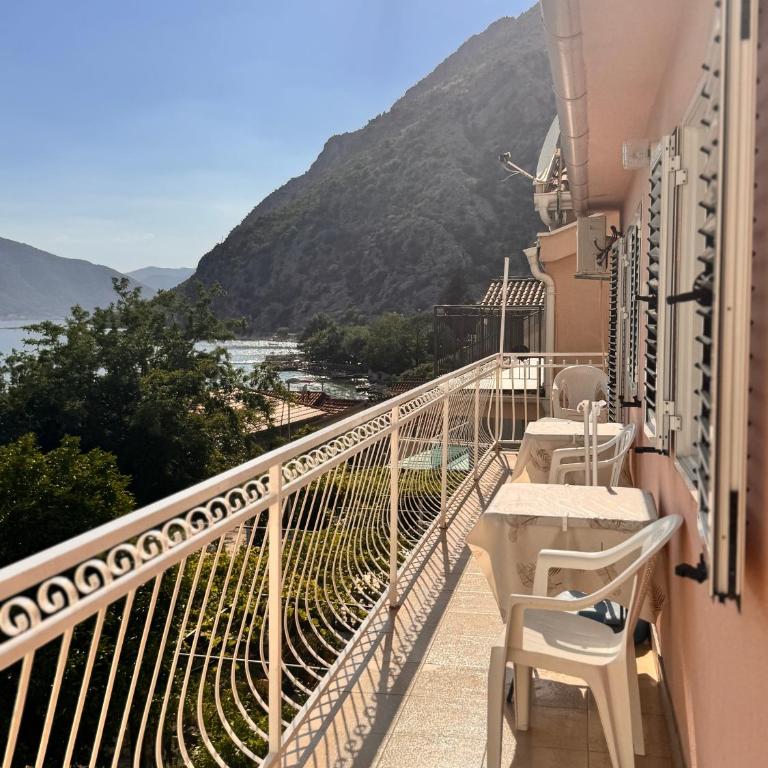 Apartment sunrise 33 - Two-Bedroom Apartment with Sea View - 11