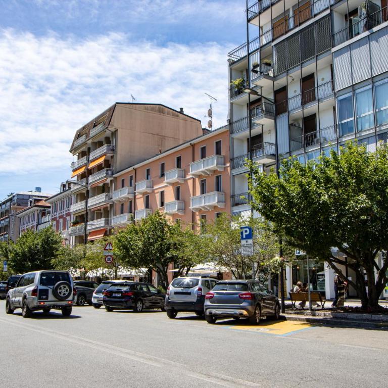 The Lux Apartment - Arona fronte lago- AC - WiFi - By Guestaly - Appartamento con 2 Camere da Letto - 46