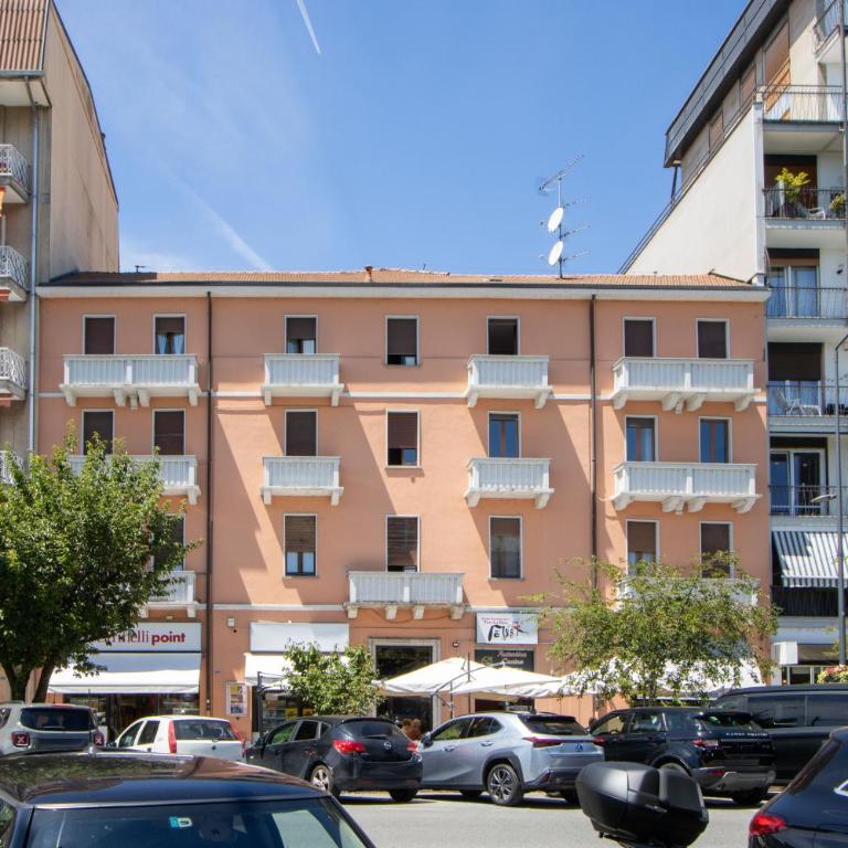 The Lux Apartment - Arona fronte lago- AC - WiFi - By Guestaly - Appartamento con 2 Camere da Letto - 5