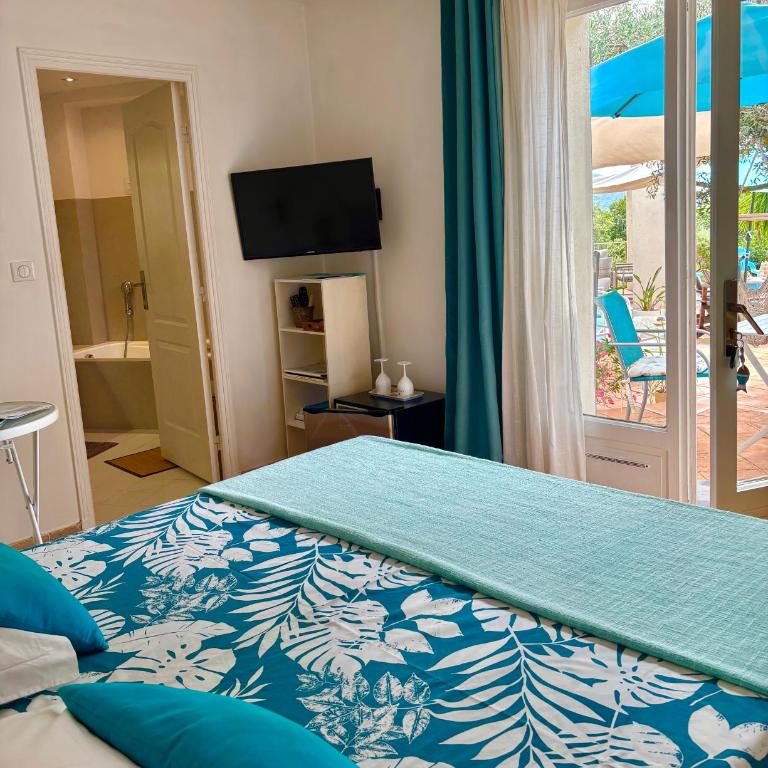 Villa des Delices - Chambre Double - Vue sur Piscine - 3