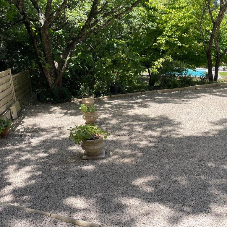 Studio indépendant dans propriété campagne Aixoise terrasse et piscine période estivale - Studio - 26