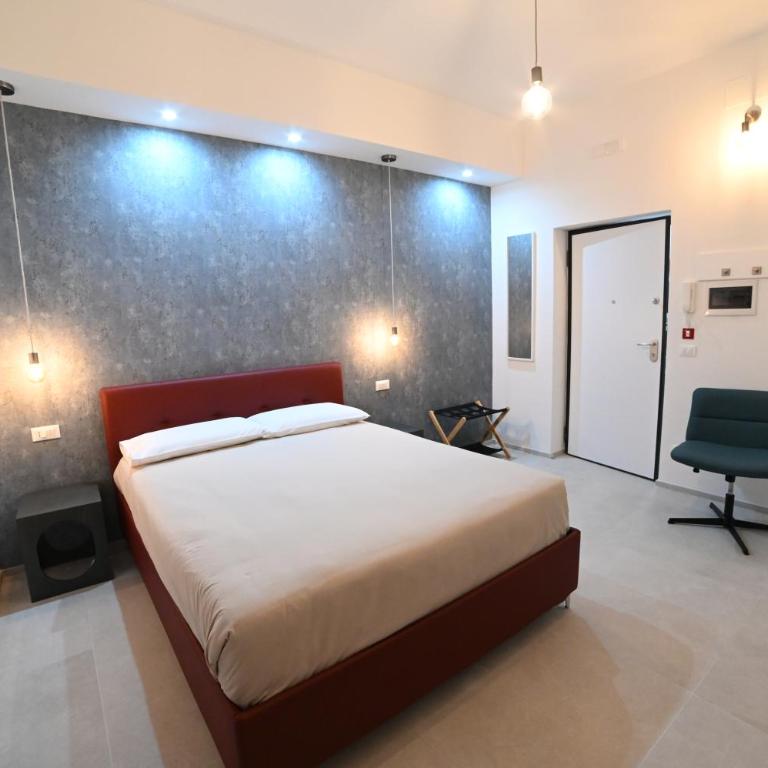 Brindisi Airport Rooms - Camera Familiare con Bagno Privato - 2