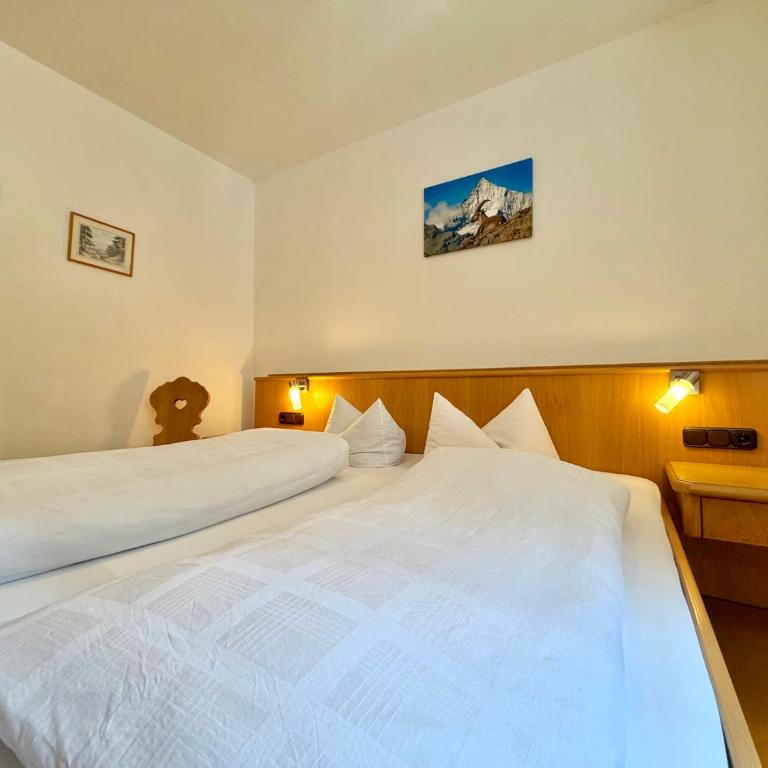 Landhaus Spielmannsau - Doppelzimmer mit Gemeinschaftsbad - 5