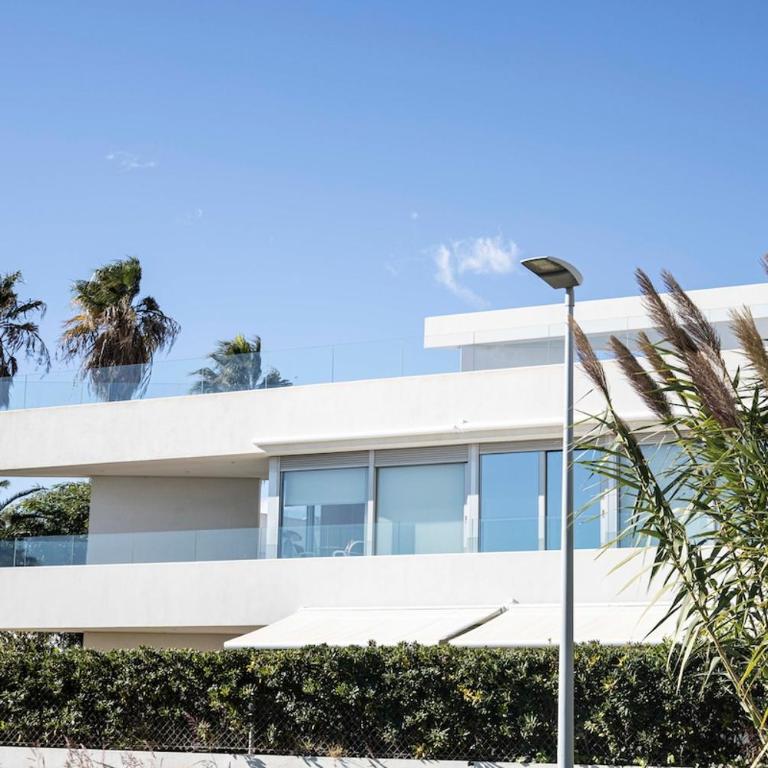 Luxury Beachfront Villa with Pool - Apartamento de 3 dormitorios - 1