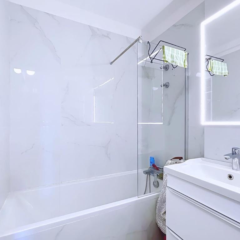 Charming flat near the Eiffel Tower - Apartment - 23