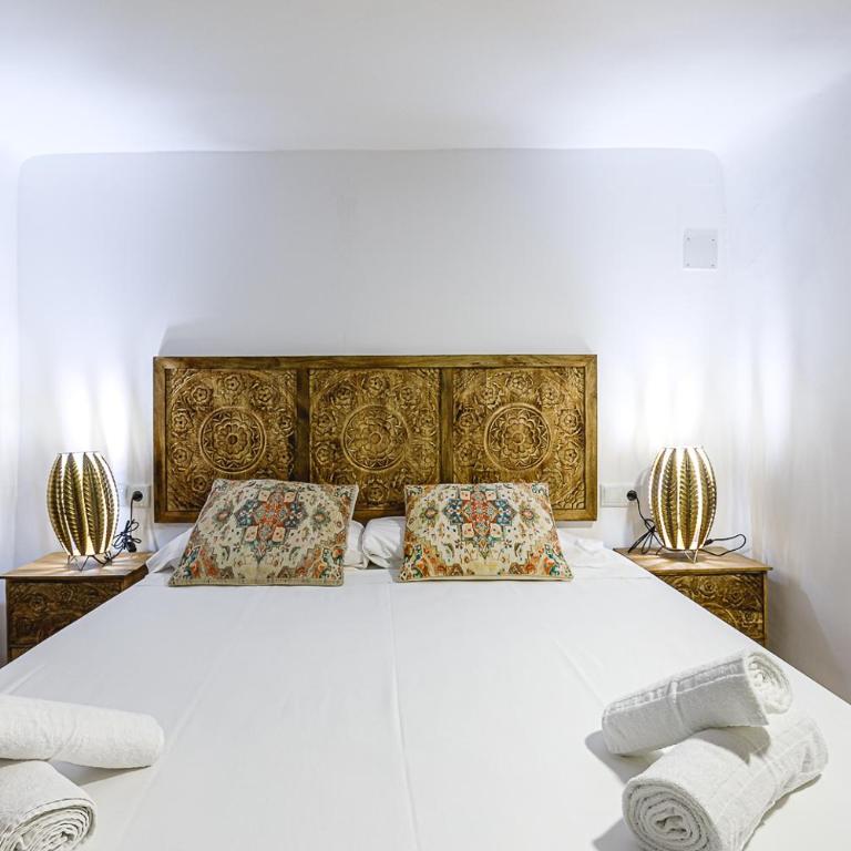 Exotic Little Palace City Center - Three-Bedroom Apartment - 24