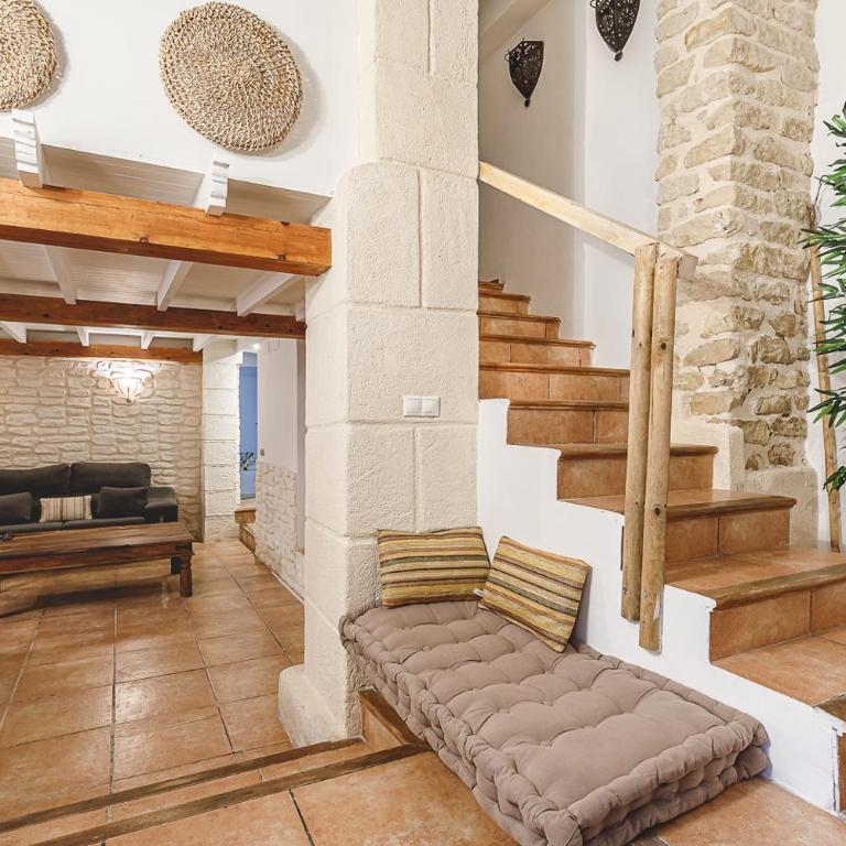 Exotic Little Palace City Center - Three-Bedroom Apartment - 8