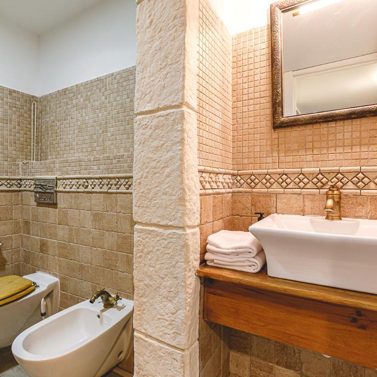 Exotic Little Palace City Center - Three-Bedroom Apartment - 20