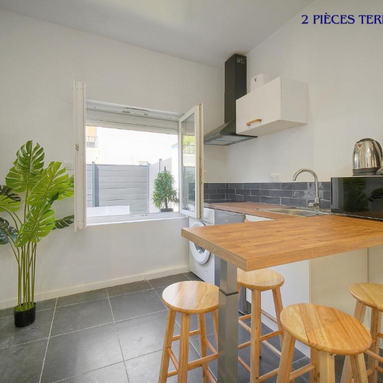 Maison VCA - 4 appartements - Wifi Clim - 15 min mer - Two-room Flat with Terrace : Xav - 16