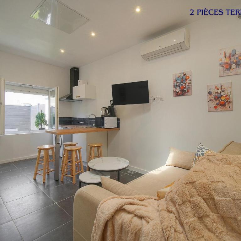 Maison VCA - 4 appartements - Wifi Clim - 15 min mer - Two-room Flat with Terrace : Xav - 22
