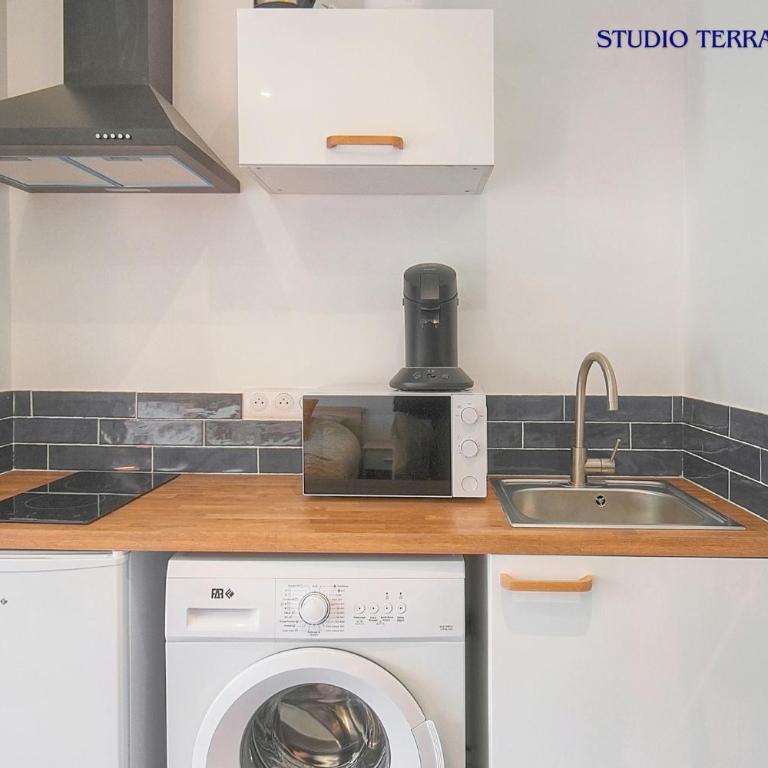 Maison VCA - 4 appartements - Wifi Clim - 15 min mer - Studio with Terrace : Lucas - 7