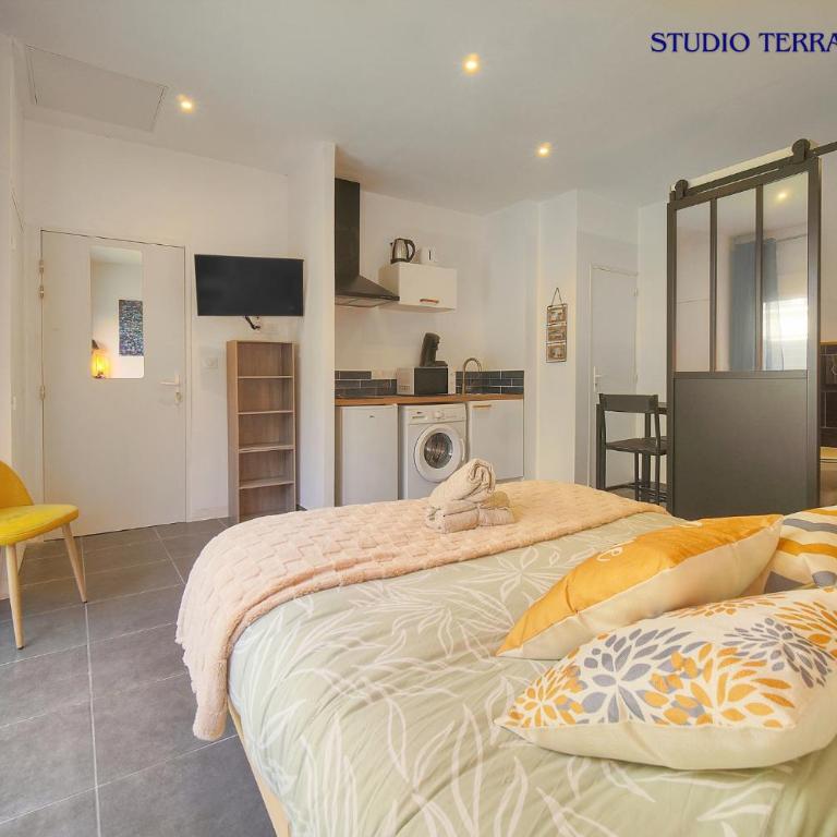 Maison VCA - 4 appartements - Wifi Clim - 15 min mer - Studio with Terrace : Lucas - 16