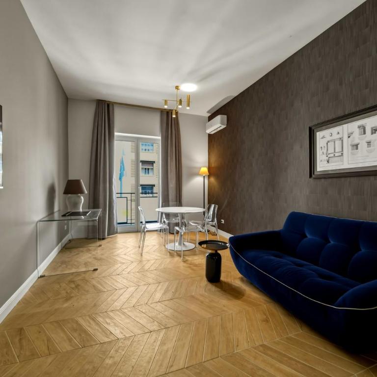 Alpha Domus 6 - Appartamento Deluxe con 2 Camere da Letto e Balcone - 1