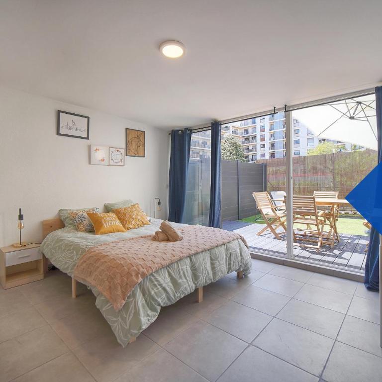 Maison VCA - 4 appartements - Wifi Clim - 15 min mer - Studio with Terrace : Manou - 5
