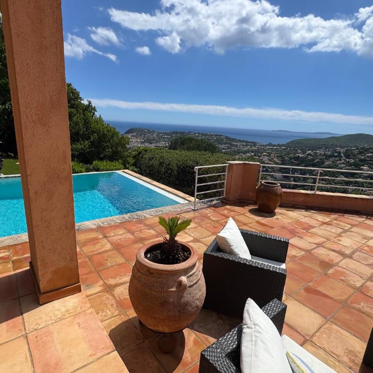 Beautiful villa with 180-degree sea views! - Villa - 26