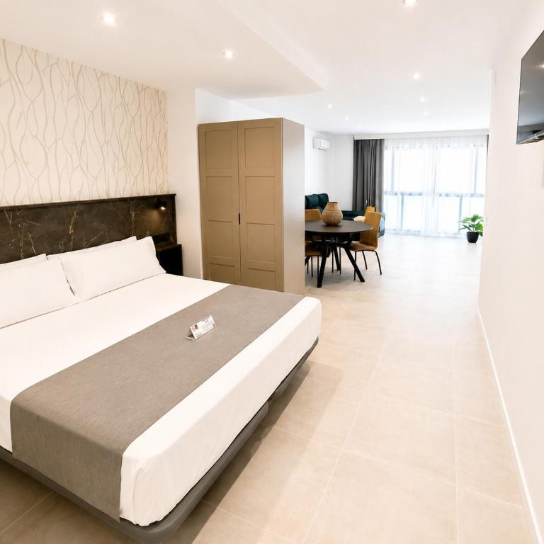 AH Rentals - Family Double Room - 3