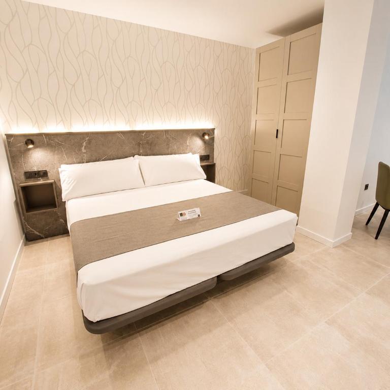 AH Rentals - Family Double Room - 4