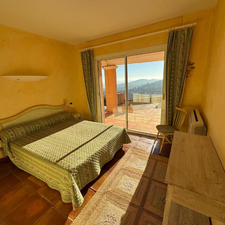 Beautiful villa with 180-degree sea views! - Villa - 12