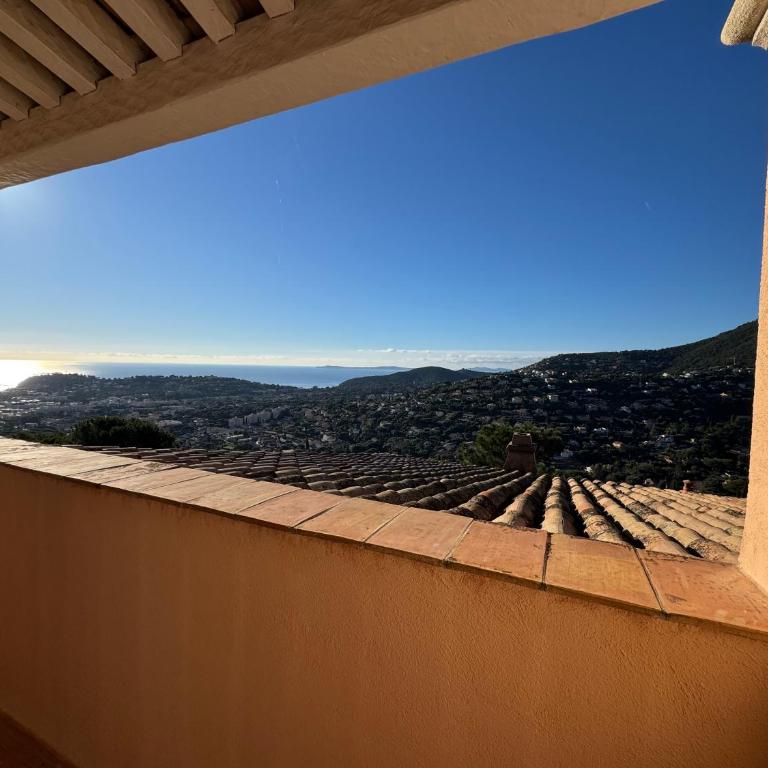 Beautiful villa with 180-degree sea views! - Villa - 14