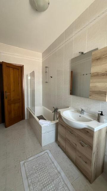 La Colònial Beach - One-Bedroom Apartment with Balcony and City View - 18