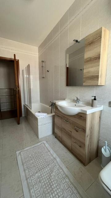 La Colònial Beach - One-Bedroom Apartment with Balcony and City View - 11