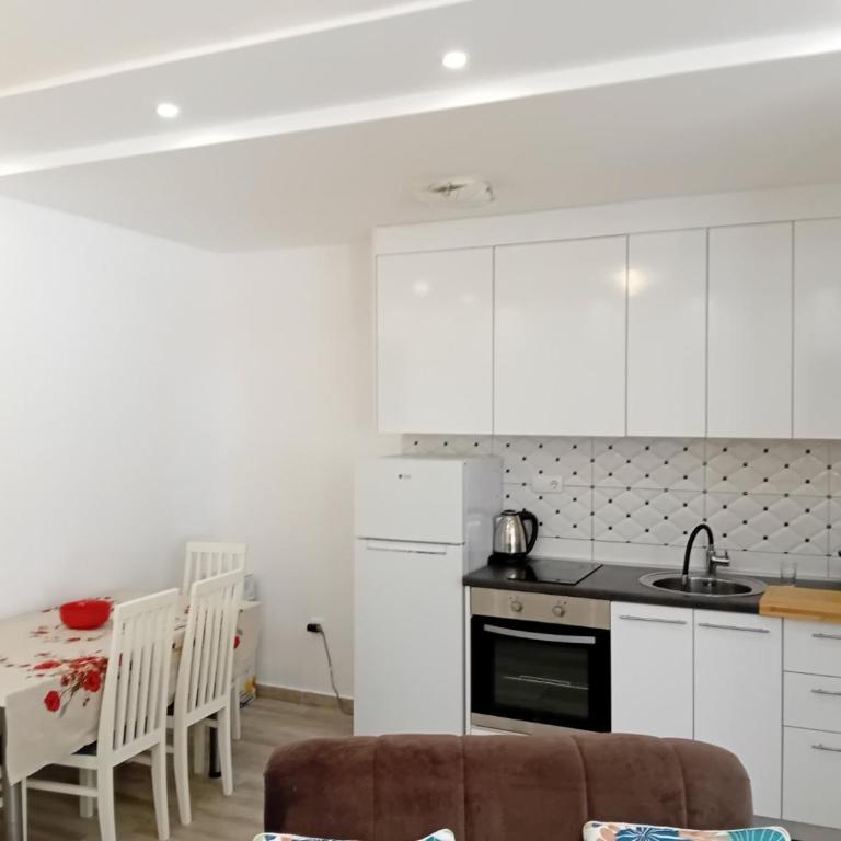 Apartman Lazar - Studio s King-sajz Krevetom i Sofom na Izvlačenje - 5