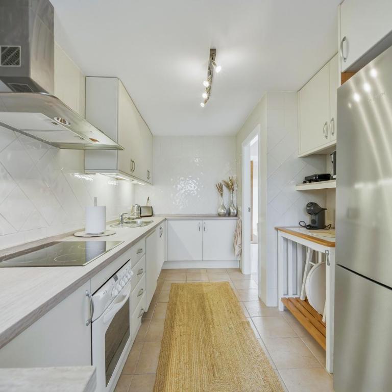 Spacious Penthouse in Elviria with 4 Pools and Large Terrace - Apartamento de 2 dormitorios - 14