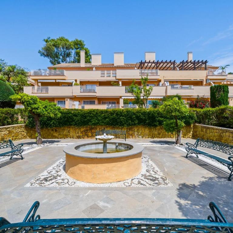 Spacious Penthouse in Elviria with 4 Pools and Large Terrace - Apartamento de 2 dormitorios - 25