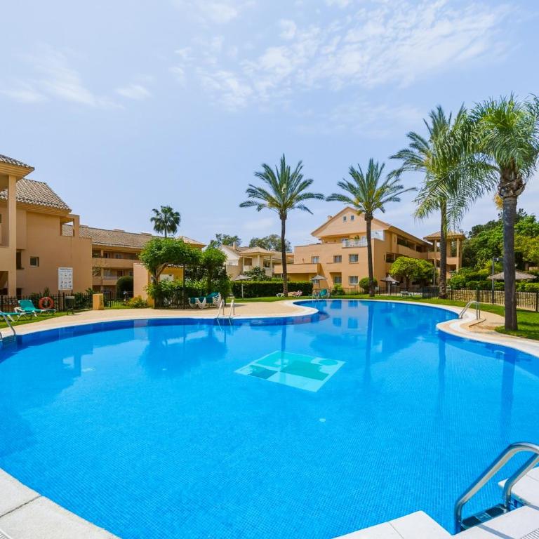 Spacious Penthouse in Elviria with 4 Pools and Large Terrace - Apartamento de 2 dormitorios - 29