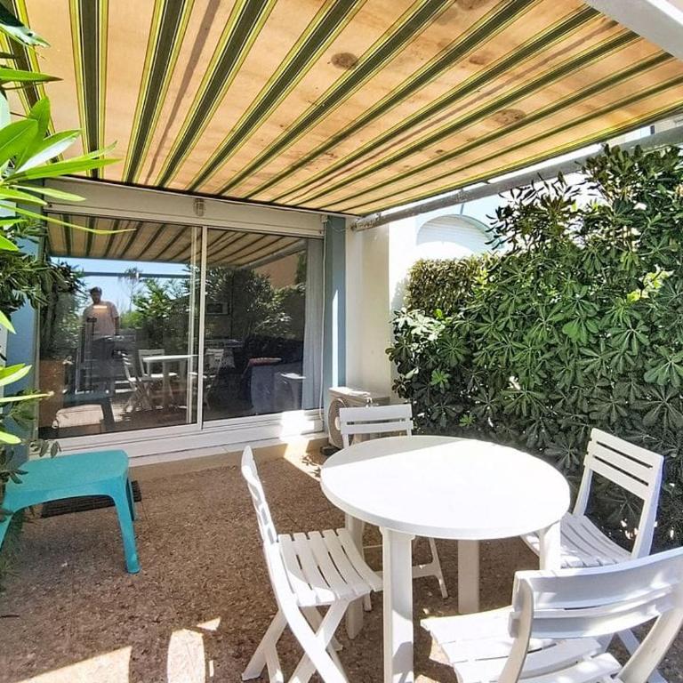 Stud 4 pers , plage 60 m ,terr de 15m clim Parking - Apartamento de 1 dormitorio - 11