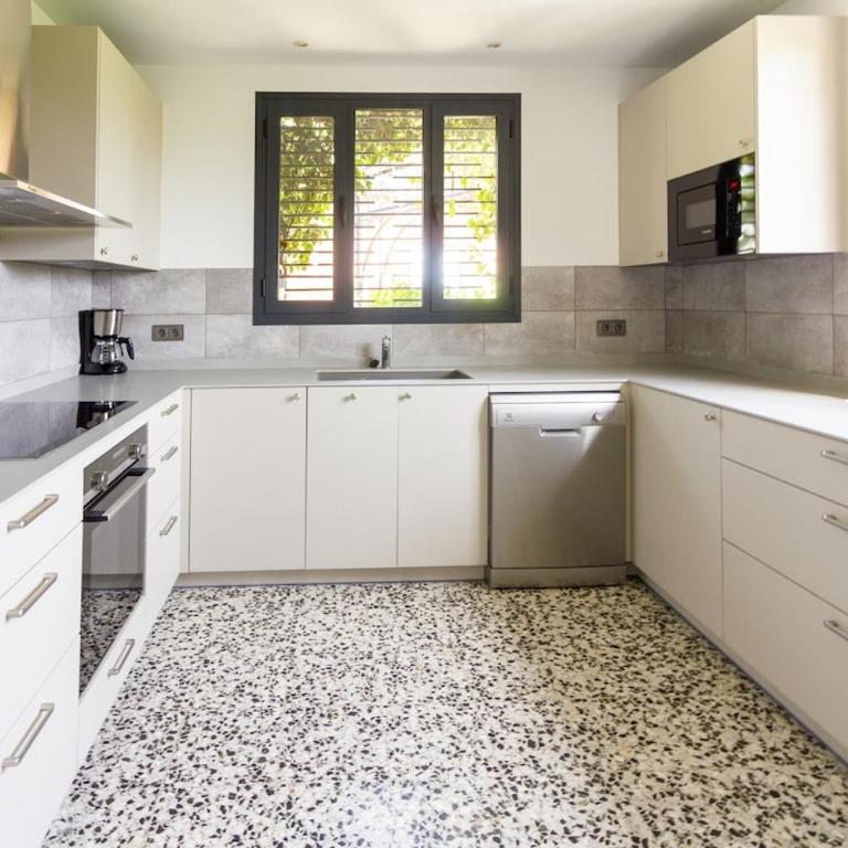 142 - Oasis Villa with Private Pool & Tropical Garden close to the Beach - Villa - 9