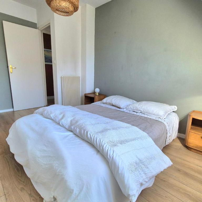 Bright Dinard home by the beach - Ferienhaus - 11