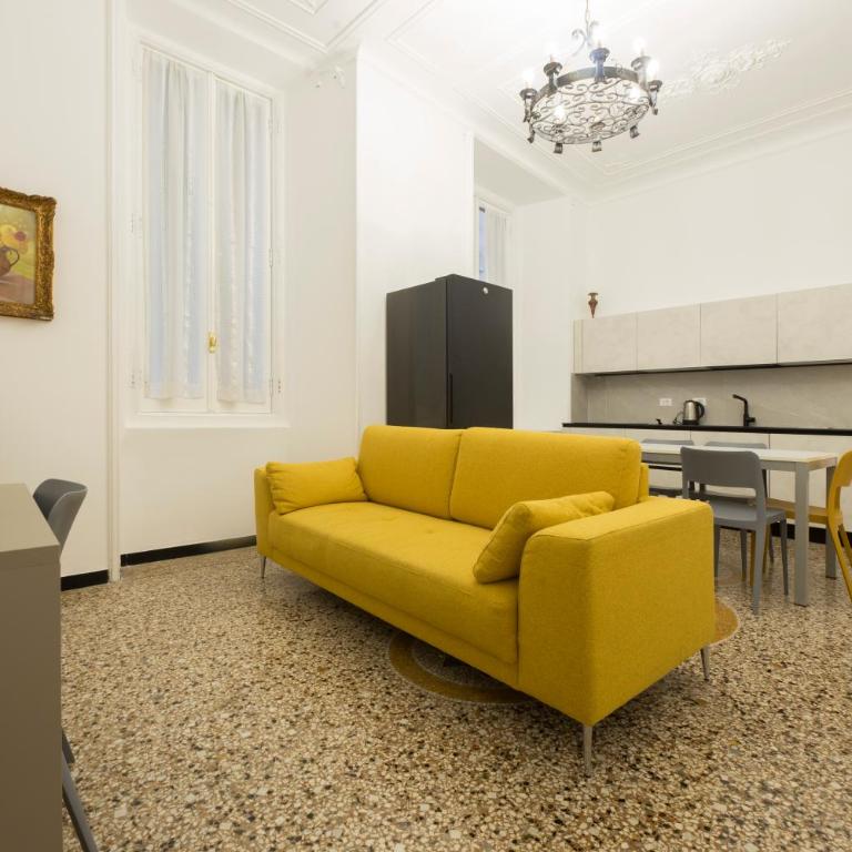 JOIVY Spacious 5-Bedroom Flat with Balcony in Central Genoa - Appartamento con 5 Camere da Letto - 1