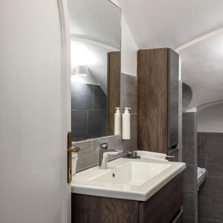 Coronari 107 Apartment - One-Bedroom Apartment - 6