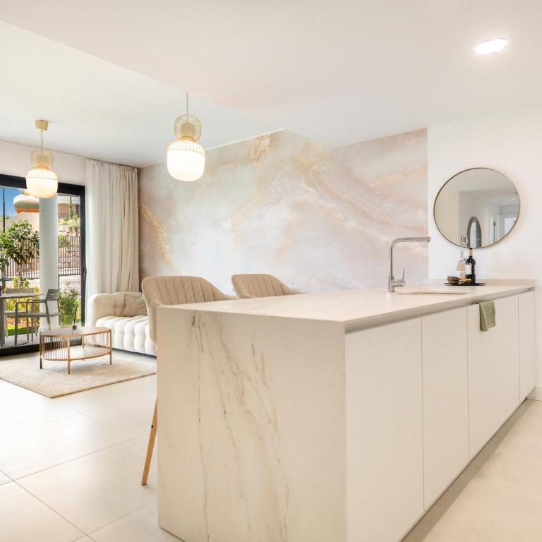 Elegant Garden Apartment in Higuerón - Appartement - 5